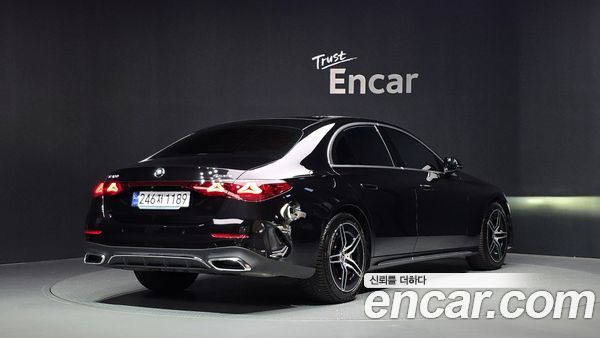 Mercedes-Benz E-Class 2025, фото 2