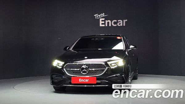 Mercedes-Benz E-Class 2025, фото 3