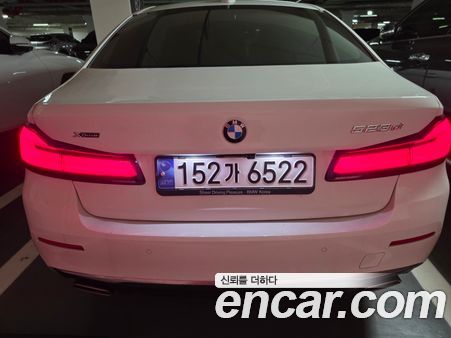 BMW 5 Series 2022, фото 2