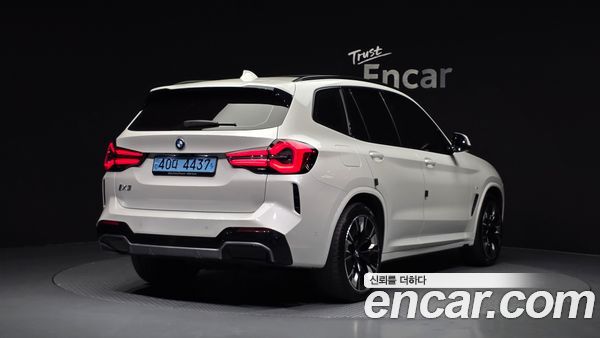 BMW iX3 2022, фото 2