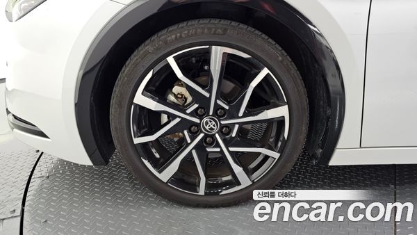 Toyota Prius 2024, фото 4