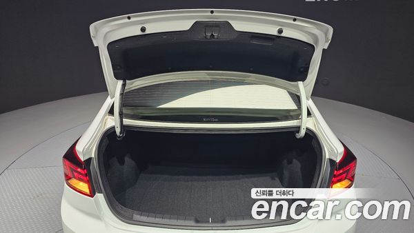 Hyundai Elantra 2020, фото 29