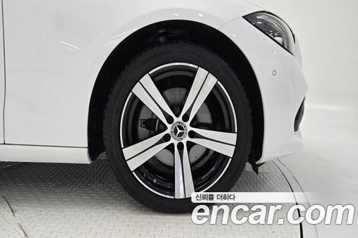 Mercedes-Benz C-Class 2026, фото 5