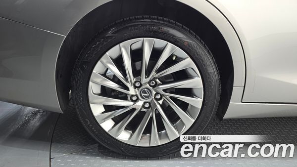 Lexus ES 2023, фото 5