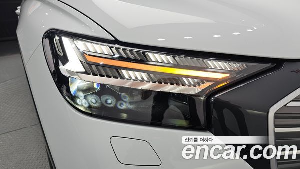 Audi Q4 e-tron 2023, фото 8