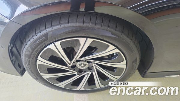 Mercedes-Benz E-Class 2025, фото 5