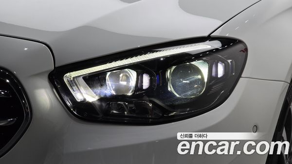 Mercedes-Benz E-Class 2022, фото 8