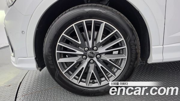 Audi Q3 2024, фото 4