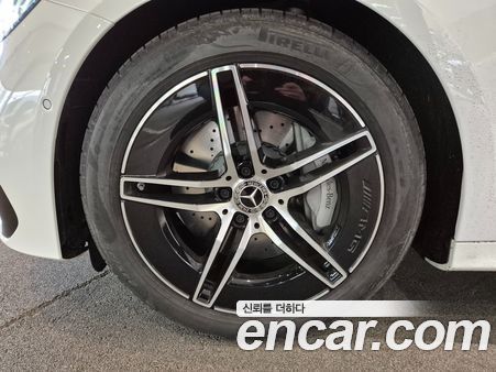 Mercedes-Benz E-Class 2026, фото 5