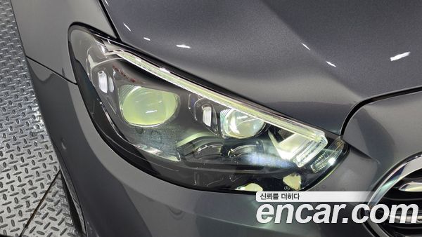 Mercedes-Benz E-Class 2023, фото 8