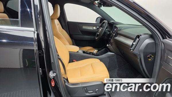 Volvo XC40 2021, фото 16