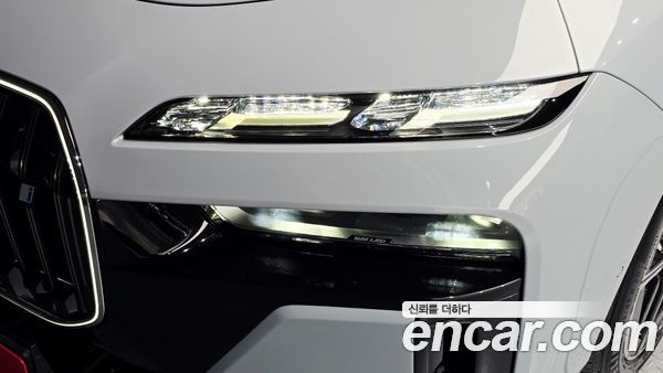 BMW i7 2023, фото 8