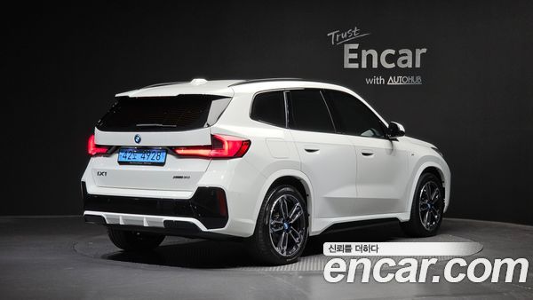 BMW iX1 2023