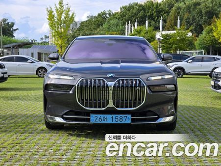 BMW i7 2024, фото 2