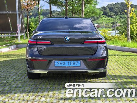 BMW i7 2024, фото 3