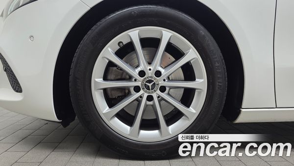 Mercedes-Benz A-Class 2020, фото 4