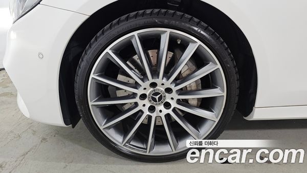 Mercedes-Benz E-Class 2020, фото 5