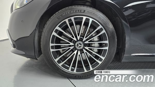 Mercedes-Benz S-Class 2023, фото 5