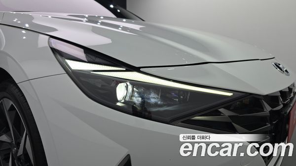 Hyundai Elantra 2023, фото 8