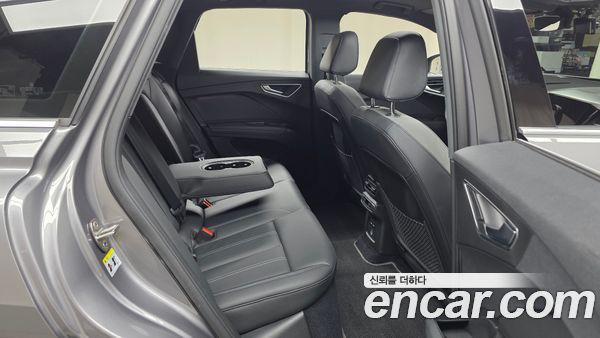 Audi Q4 e-tron 2022, фото 15