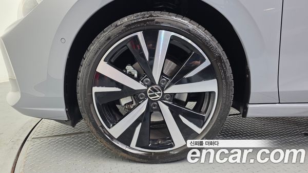 Volkswagen Golf 2025, фото 4