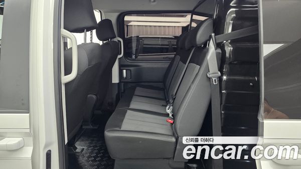 Hyundai Staria 2025, фото 16