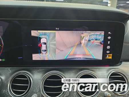 Mercedes-Benz E-Class 2021, фото 14