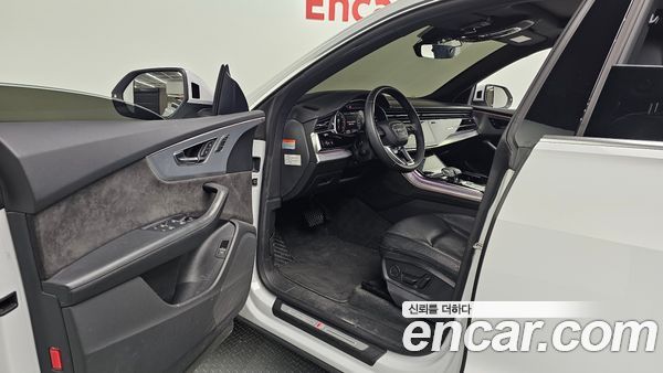 Audi Q8 2021, фото 16