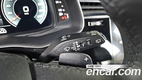 Audi Q8 2021, фото 32