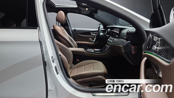 Mercedes-Benz E-Class 2022, фото 16