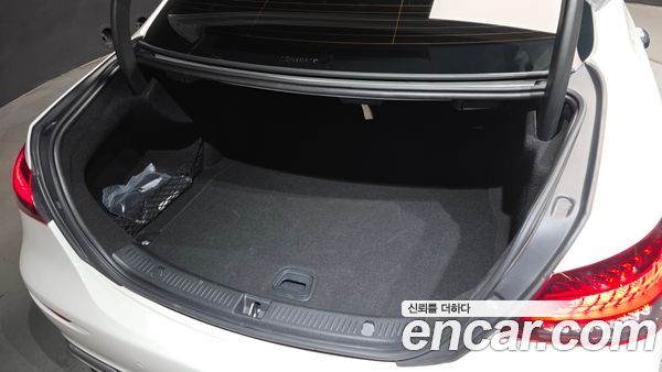 Mercedes-Benz E-Class 2022, фото 31