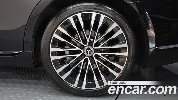 Mercedes-Benz S-Class 2022, фото 7