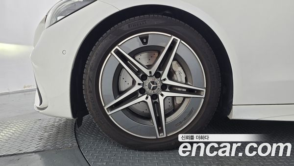 Mercedes-Benz C-Class 2025, фото 5