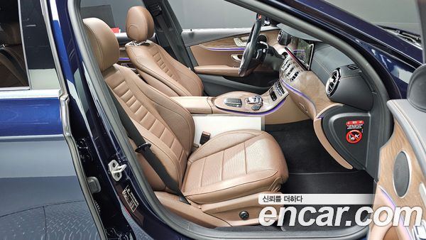 Mercedes-Benz E-Class 2021, фото 16