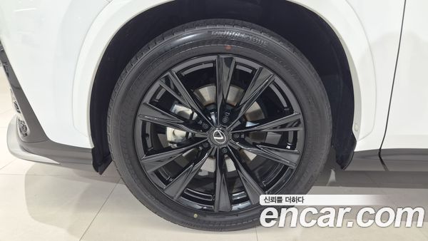 Lexus NX 2025, фото 5