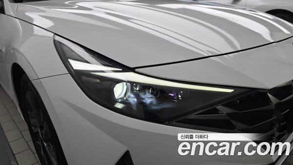 Hyundai Elantra 2023, фото 8