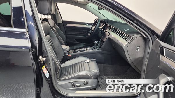Volkswagen Passat 2022, фото 16