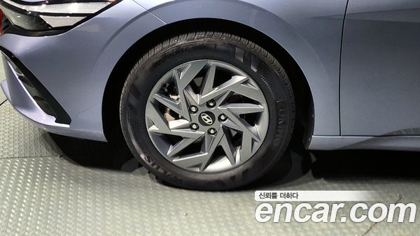 Hyundai Elantra 2024, фото 5