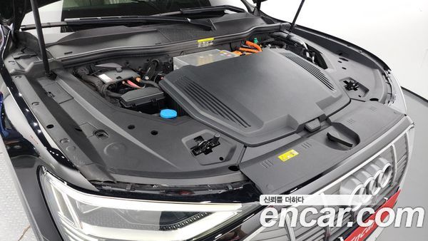 Audi e-tron 2020, фото 6
