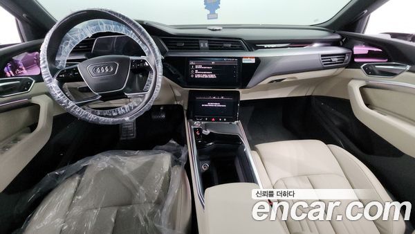 Audi e-tron 2020, фото 7