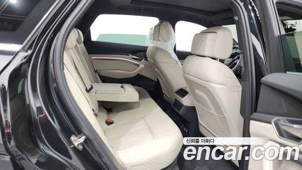 Audi e-tron 2020, фото 12