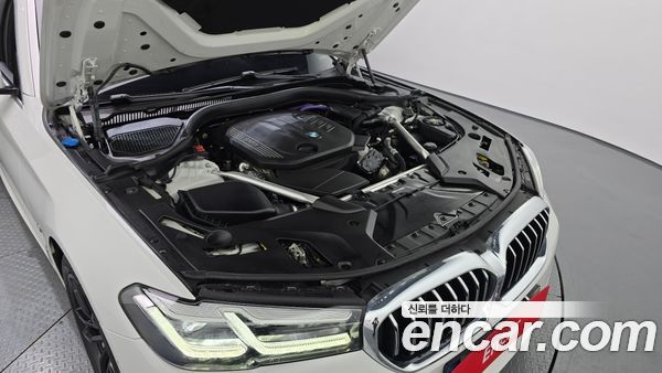 BMW 5 Series 2023, фото 6