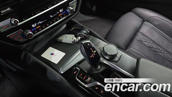 BMW 5 Series 2023, фото 9