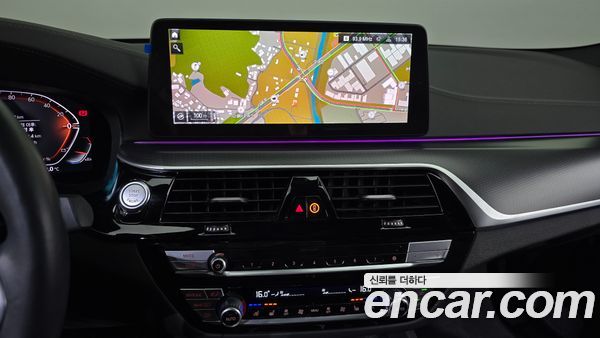 BMW 5 Series 2023, фото 14