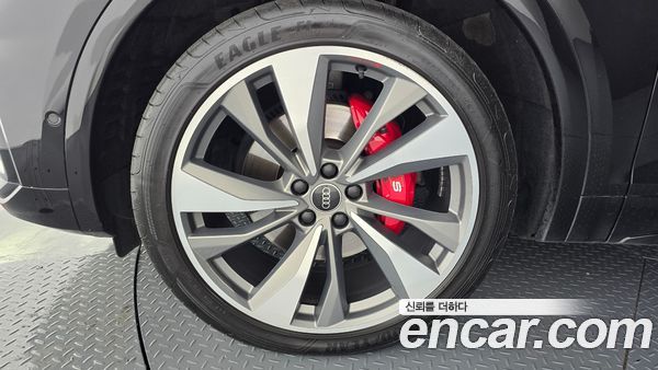 Audi SQ5 2022, фото 5