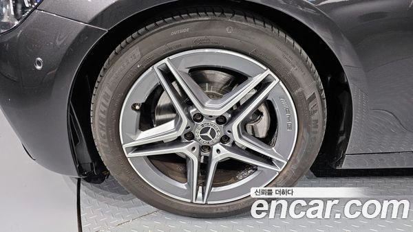 Mercedes-Benz E-Class 2023, фото 5