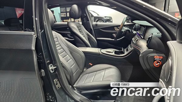 Mercedes-Benz E-Class 2023, фото 10