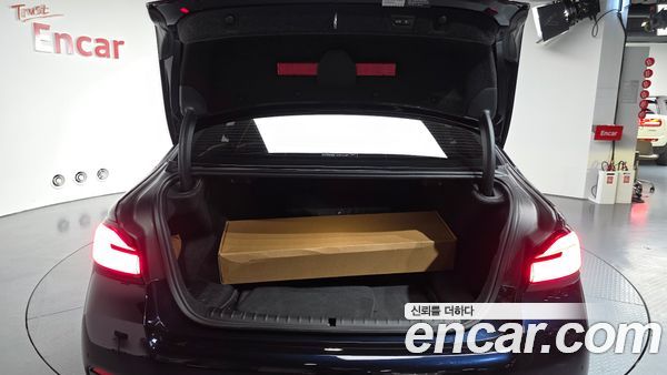 BMW 5 Series 2023, фото 20