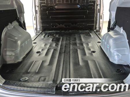 Hyundai Staria 2023, фото 9