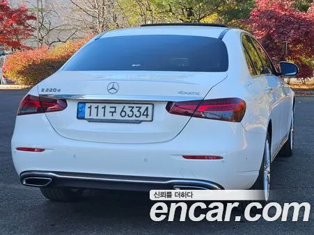 Mercedes-Benz E-Class 2022, фото 5